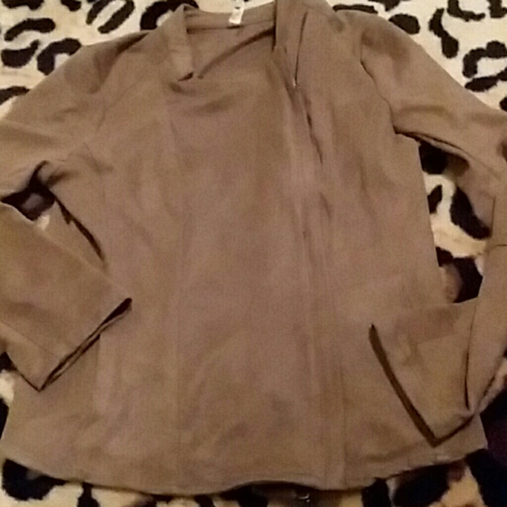 Chamarrita super elegante de tela muy resistente